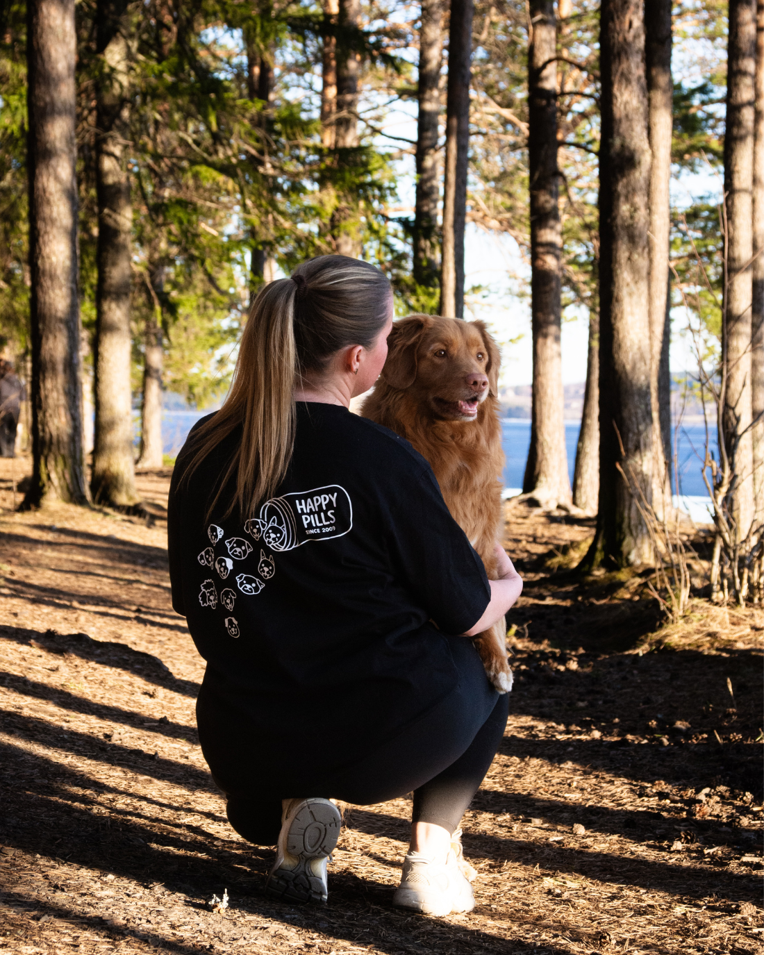 Svart T-shirt – Happy Pills